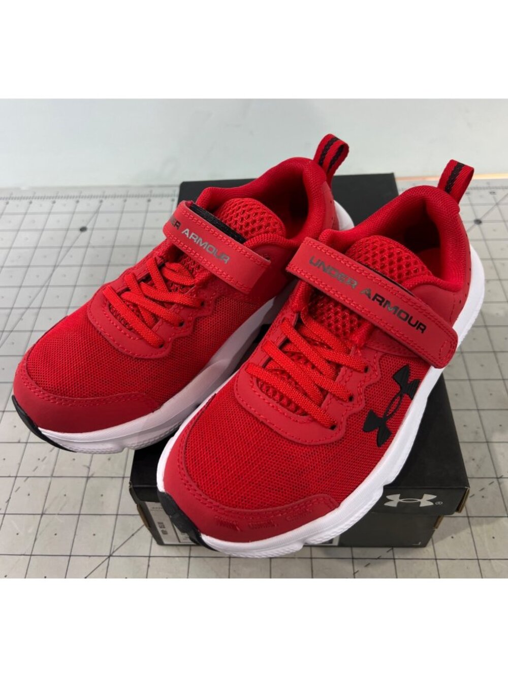 Under Armour Assert 10 AC Running Shoes Red, Sz. 1 Youth Boys New